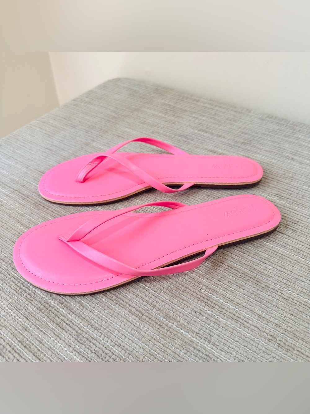 J.CREW Pink Thong Sandals Faux Leather Flip Flops Slip On Sandals Womens Size 11